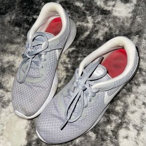 Nike women’s size 8